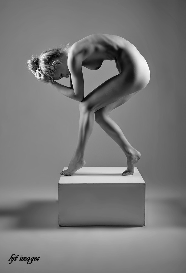 %22Lean%22 Artistic Nude Photo by Photographer kjt images
